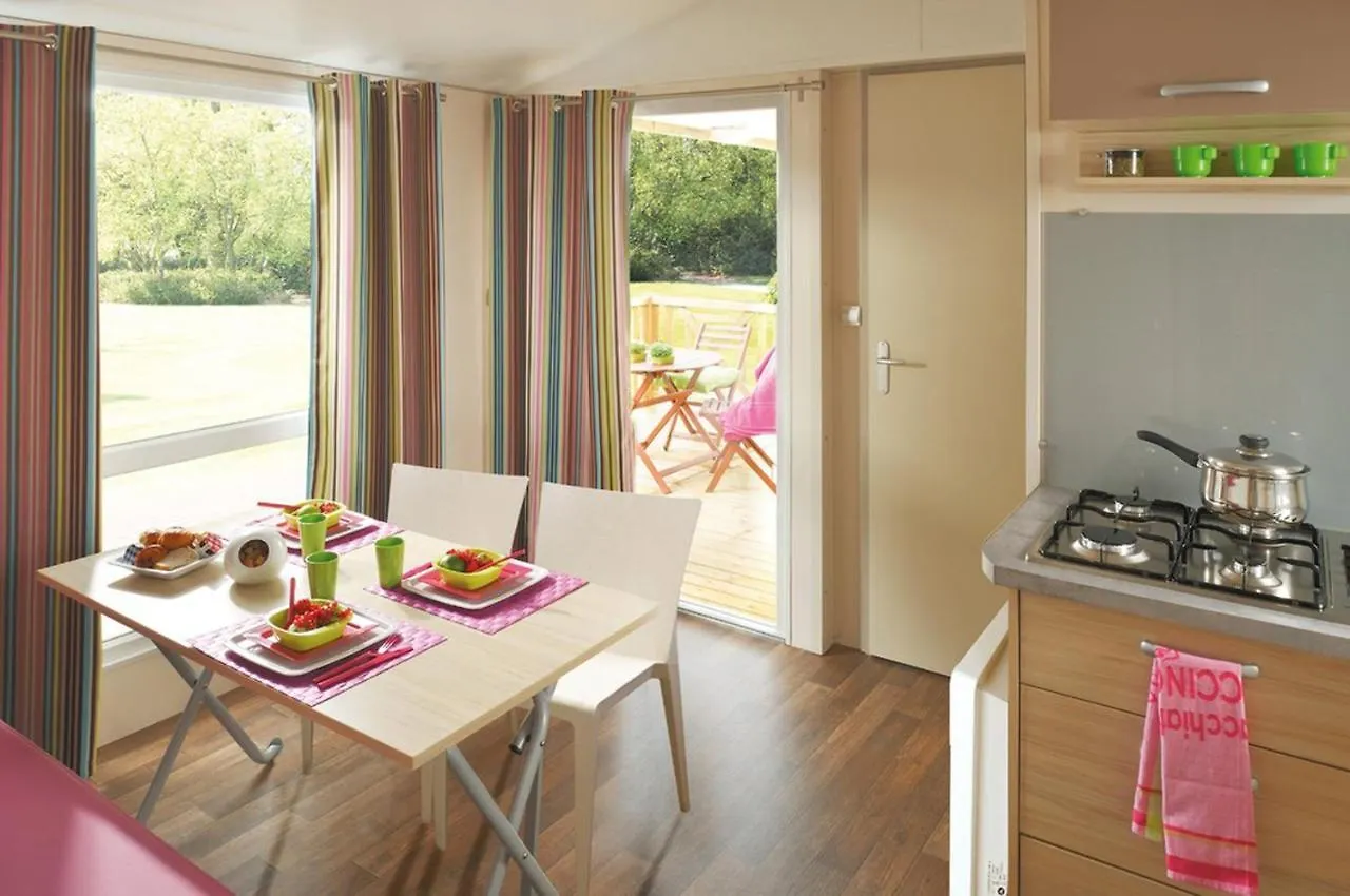 Campsite Camping Les Parcs Hotel Penestin France